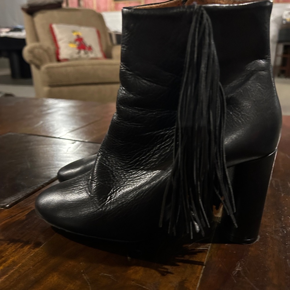 Topshop ‘MUSKAT Luxe Fringe Black Leather Boots